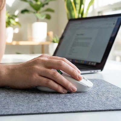 Souris bluetooth blanche vue coté