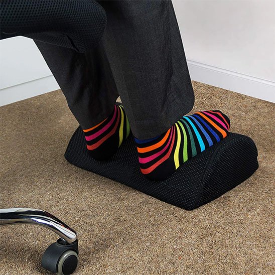 Bureau repose pieds avec pieds et bas coloré vue de côté