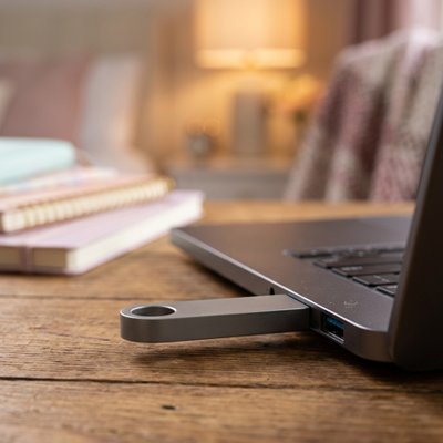 Clé usb 1to​ argenté vu sur insertion de portable -  Mon Univers Tecno