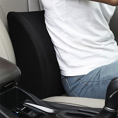 Coussin pour lombaire mousse mémoire de forme femme assise