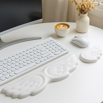 Repose poignet clavier blanc en gros plan