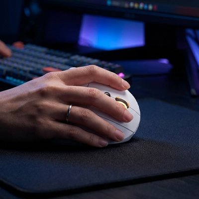 Souris ergonomique verticale vue de profil angle ergonomique