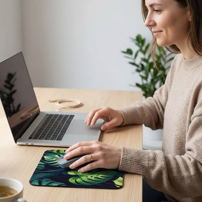 Tapis de souris confort, femme au bureau